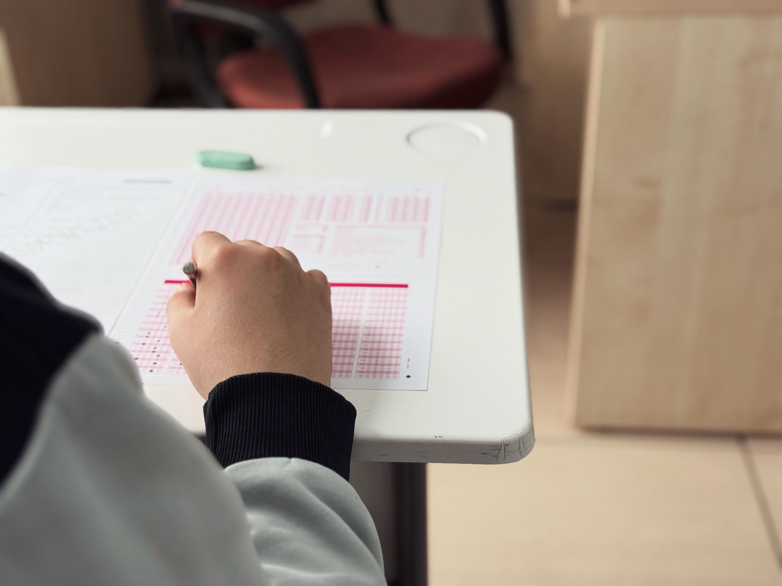 Etudiant passant test competences classroom